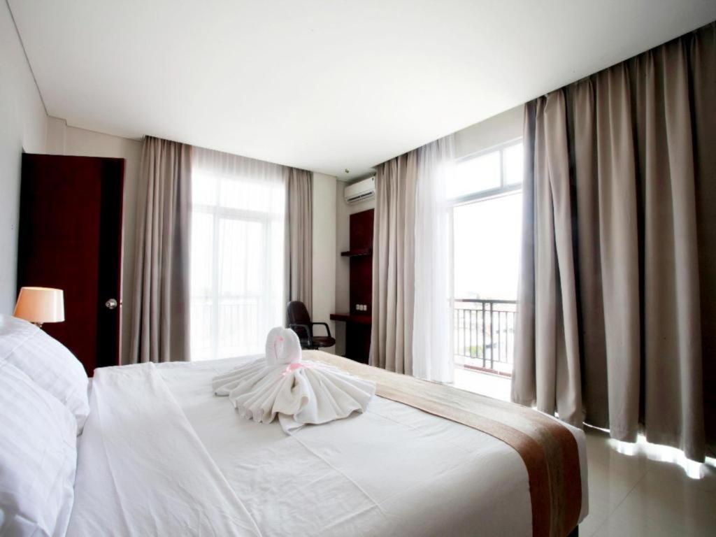 Karlita Hotel Tegal Dış mekan fotoğraf