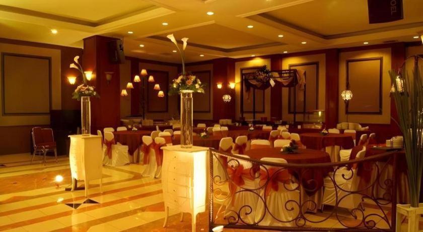 Karlita Hotel Tegal Dış mekan fotoğraf