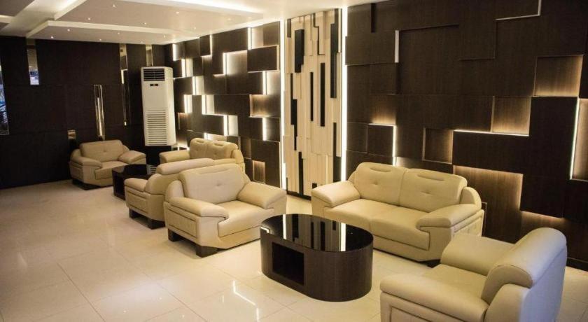 Karlita Hotel Tegal Dış mekan fotoğraf