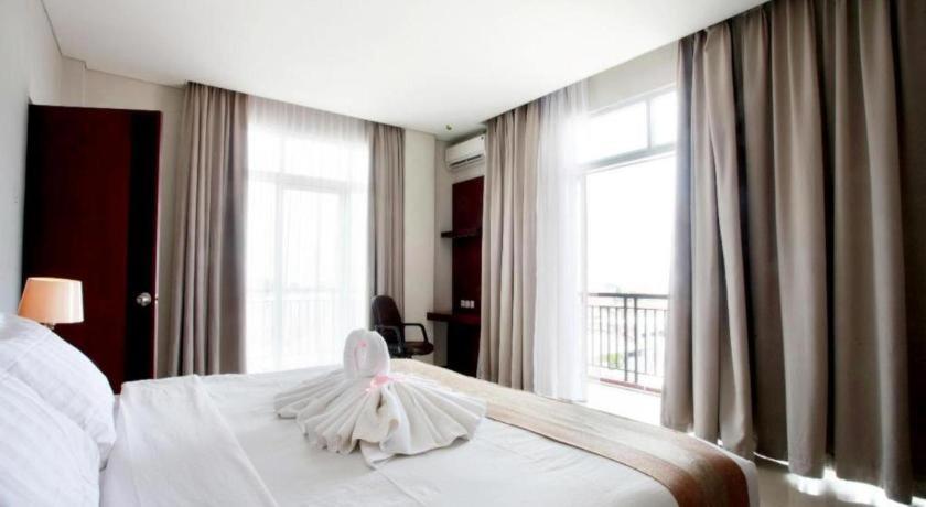 Karlita Hotel Tegal Dış mekan fotoğraf