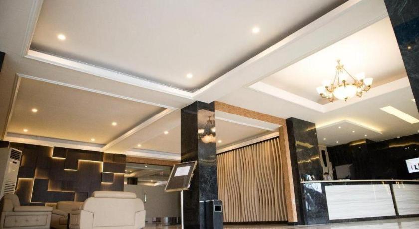 Karlita Hotel Tegal Dış mekan fotoğraf
