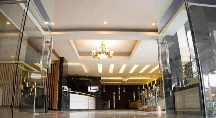 Karlita Hotel Tegal Dış mekan fotoğraf