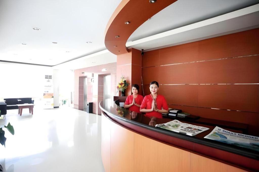 Karlita Hotel Tegal Dış mekan fotoğraf