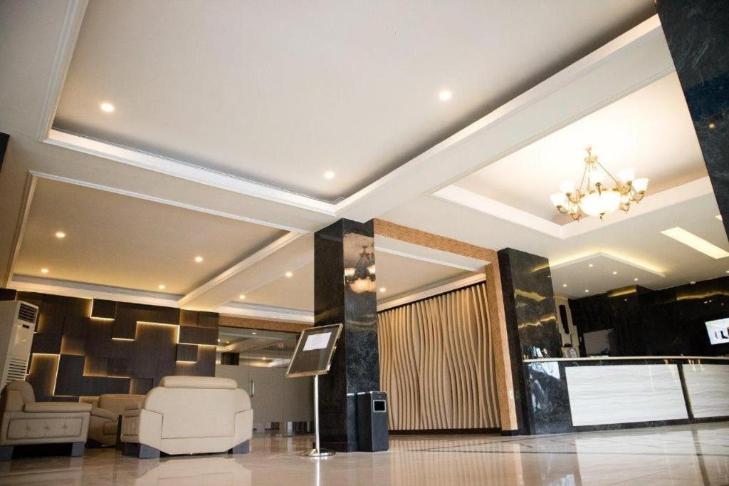 Karlita Hotel Tegal Dış mekan fotoğraf