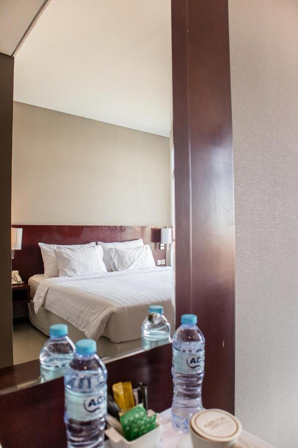 Karlita Hotel Tegal Dış mekan fotoğraf